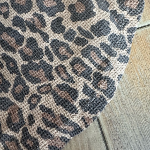 Splendid cheetah print thermal - Picture 4 of 6
